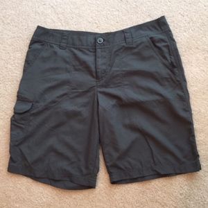 Columbia Women's Size 12 Dark Gray Bermuda Shorts